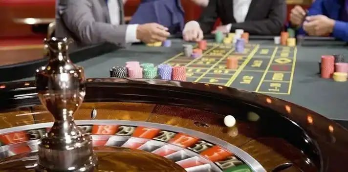 Người chơi Việt Nam trải nghiệm nổ hũ jackpot b789 trên điện thoại di động